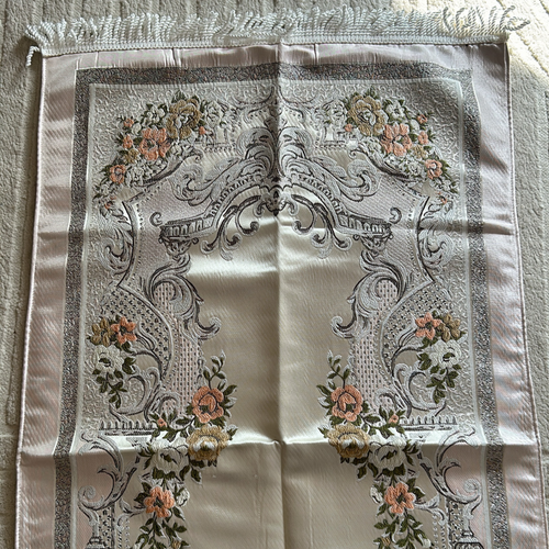 tapis prière brodé
